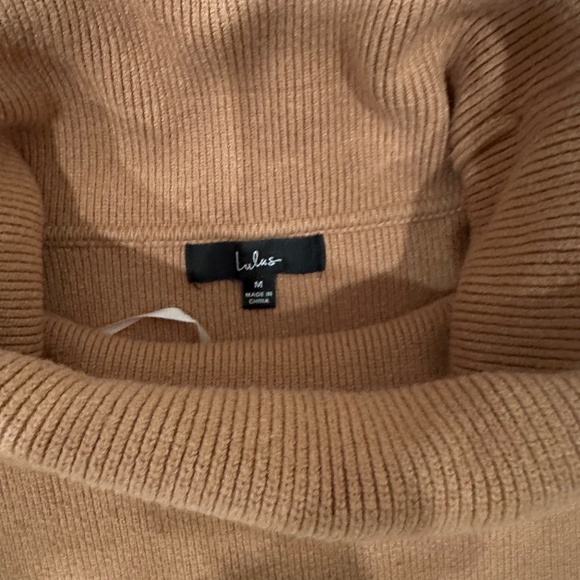 LULU'S LADIES CAMEL TURTLE NECK CROPPED KNIT SWEATER MEDIUM - Picture 3 of 3